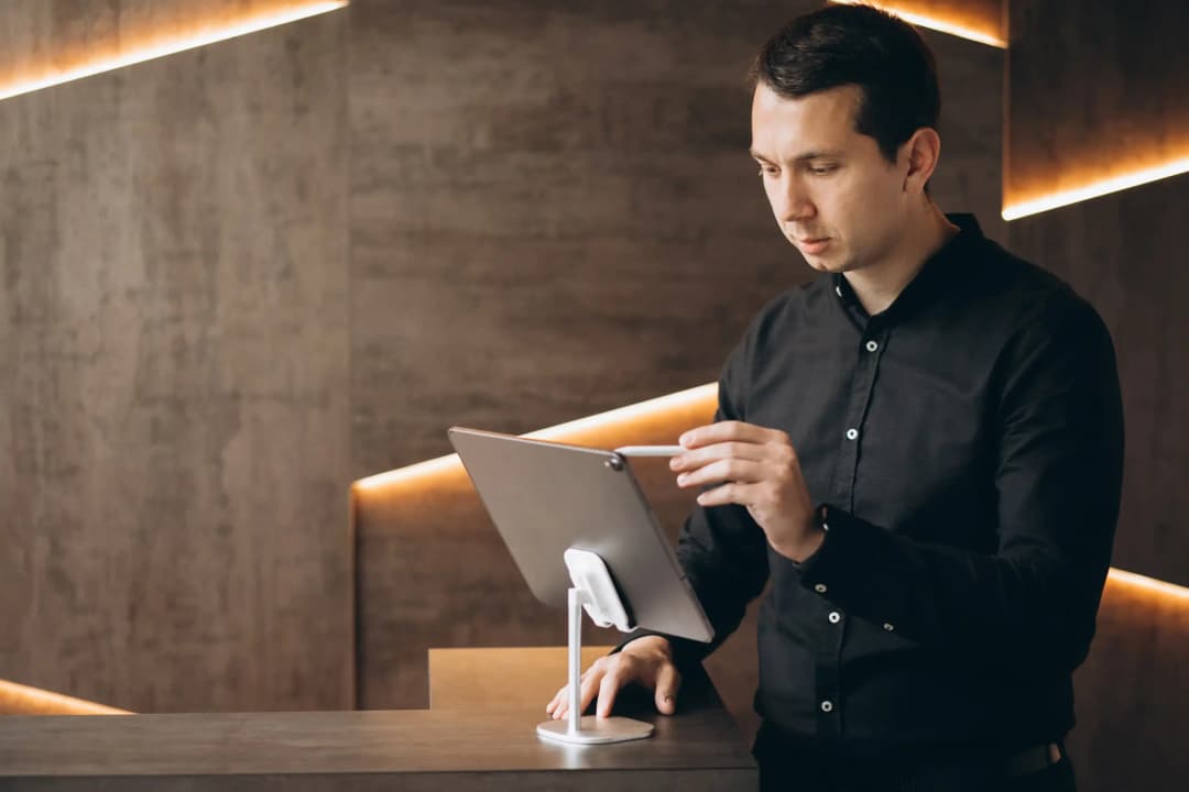 Why Should Hotels Use AI Agents to Increase Bookings?